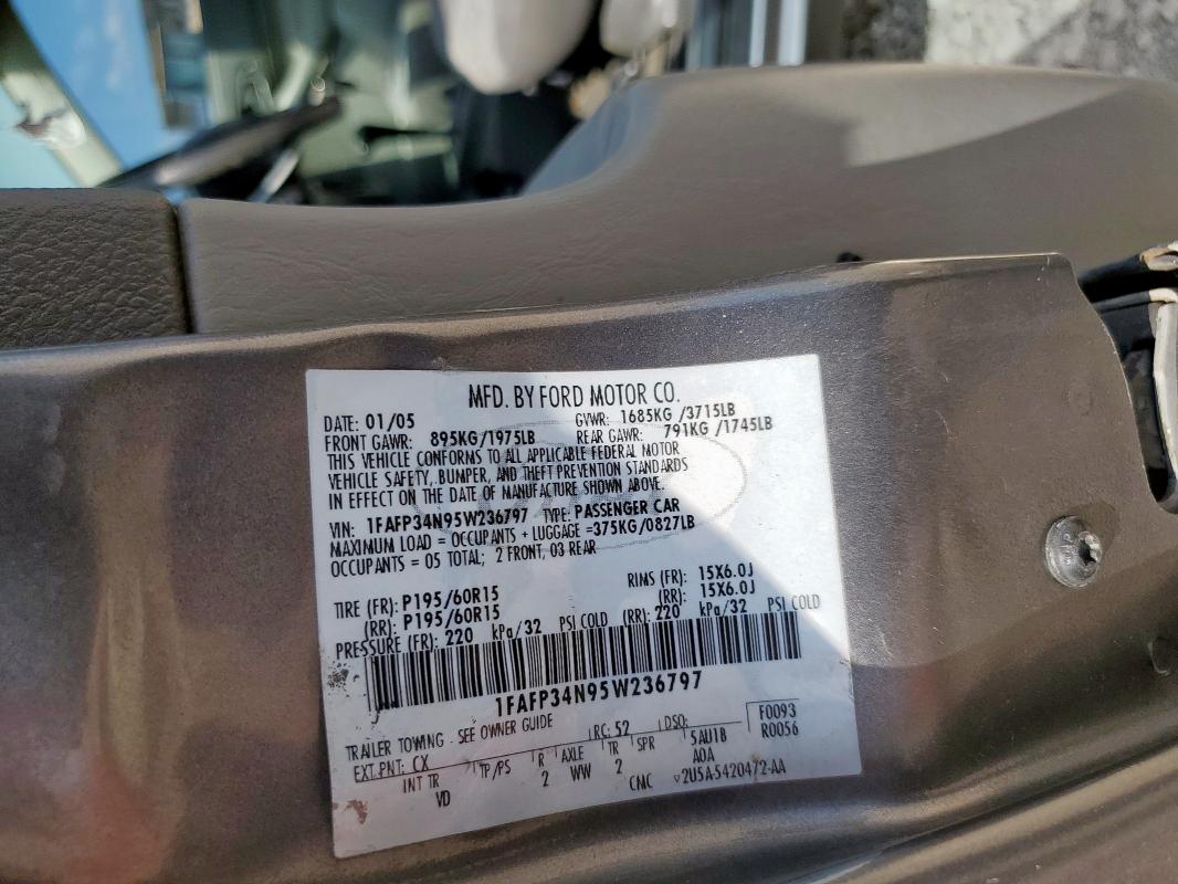 2005 FORD FOCUS ZX4 #3261420512