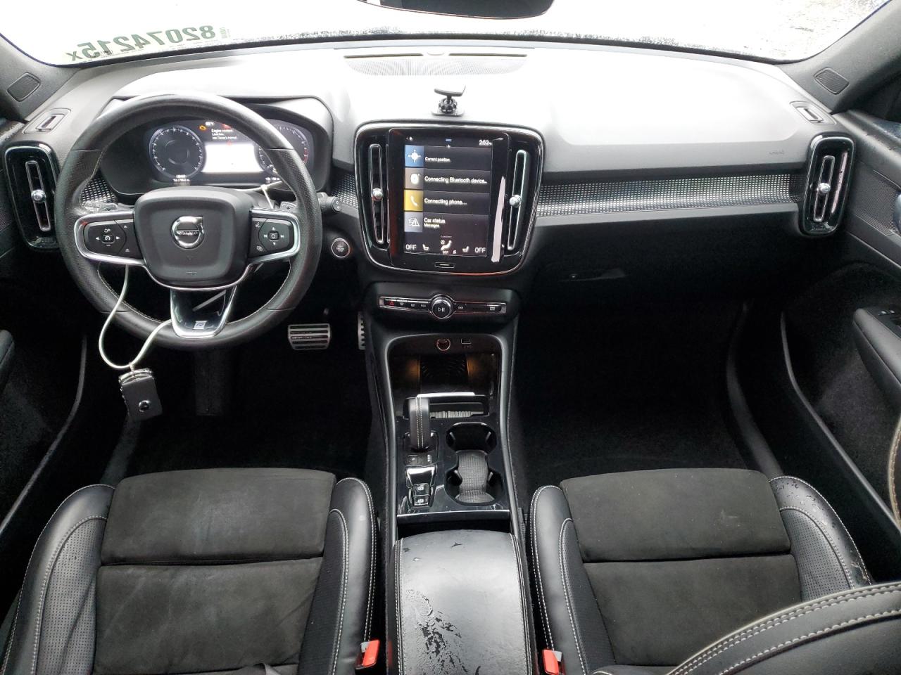 VOLVO XC40 T5 MOMENTUM