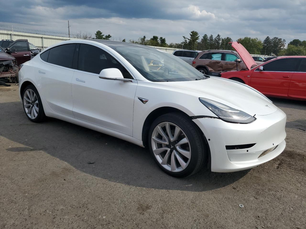 TESLA MODEL 3