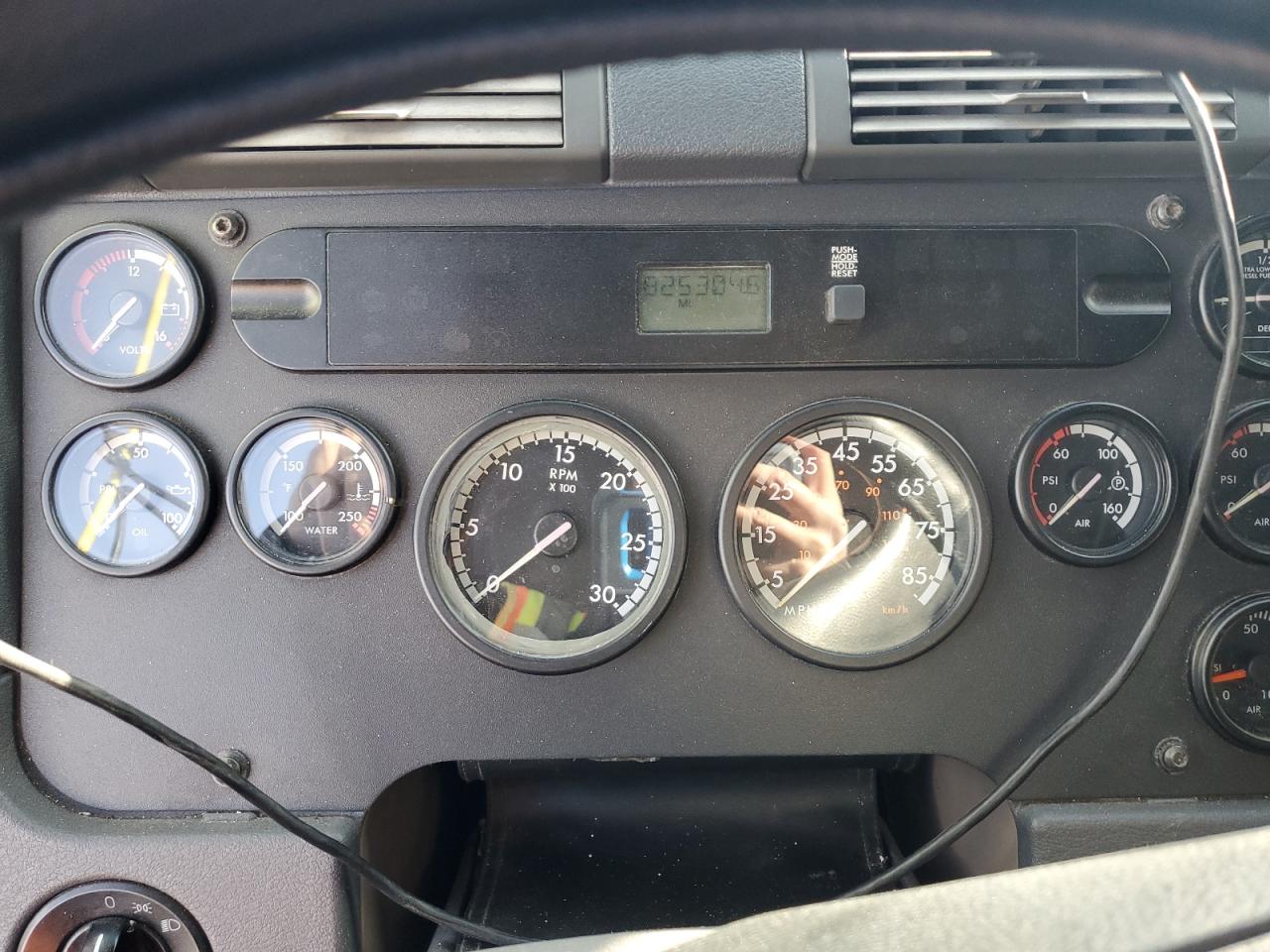 Lot #3280663385 2012 FREIGHTLINER CASCADIA 1