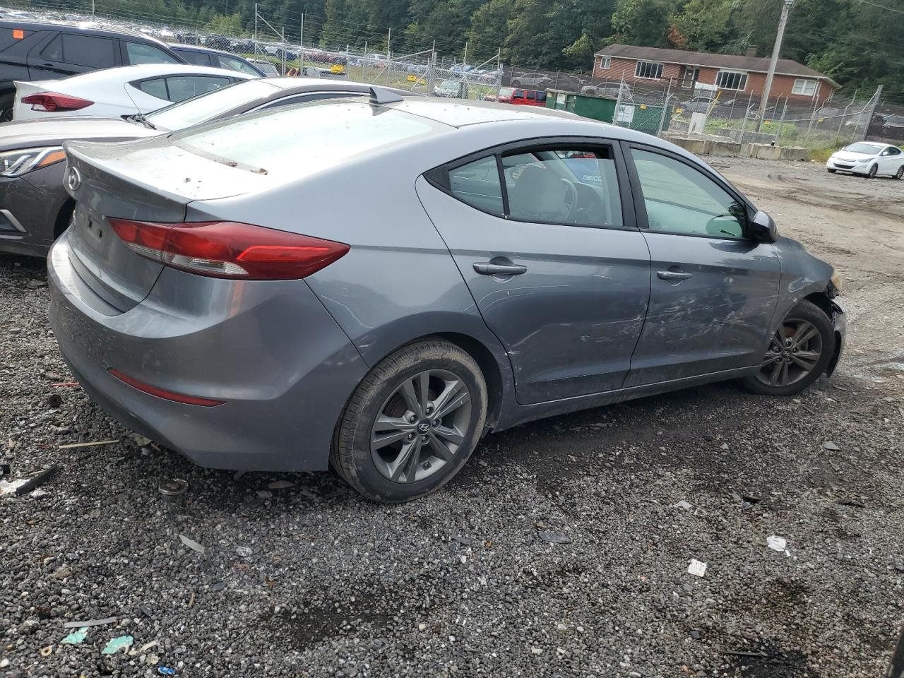 HYUNDAI ELANTRA SE