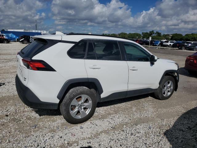 TOYOTA RAV4 XLE 2021 white  gas 2T3P1RFV5MW162159 photo #4