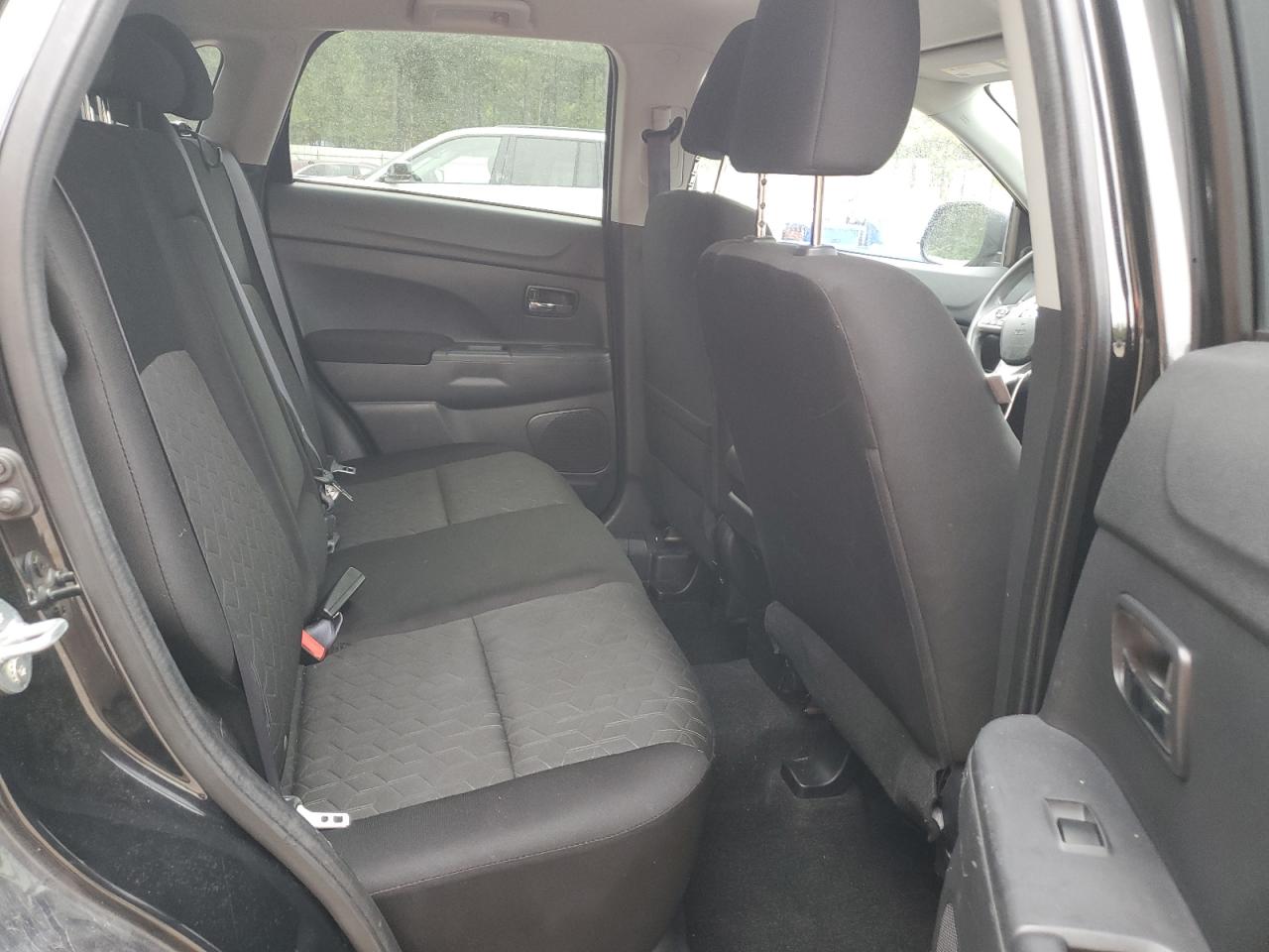 MITSUBISHI OUTLANDER ES