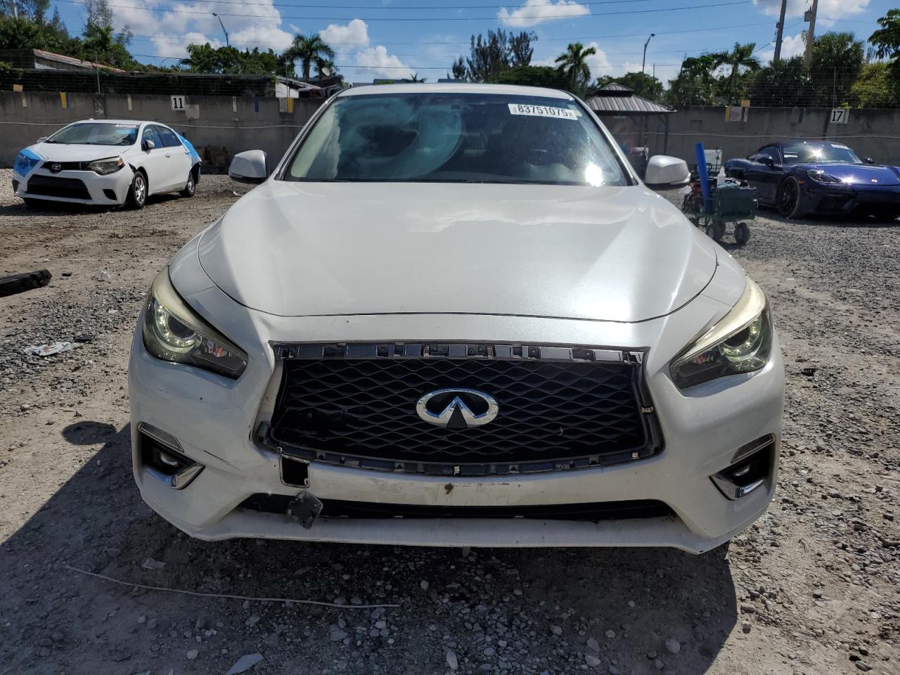 INFINITI Q50 LUXE