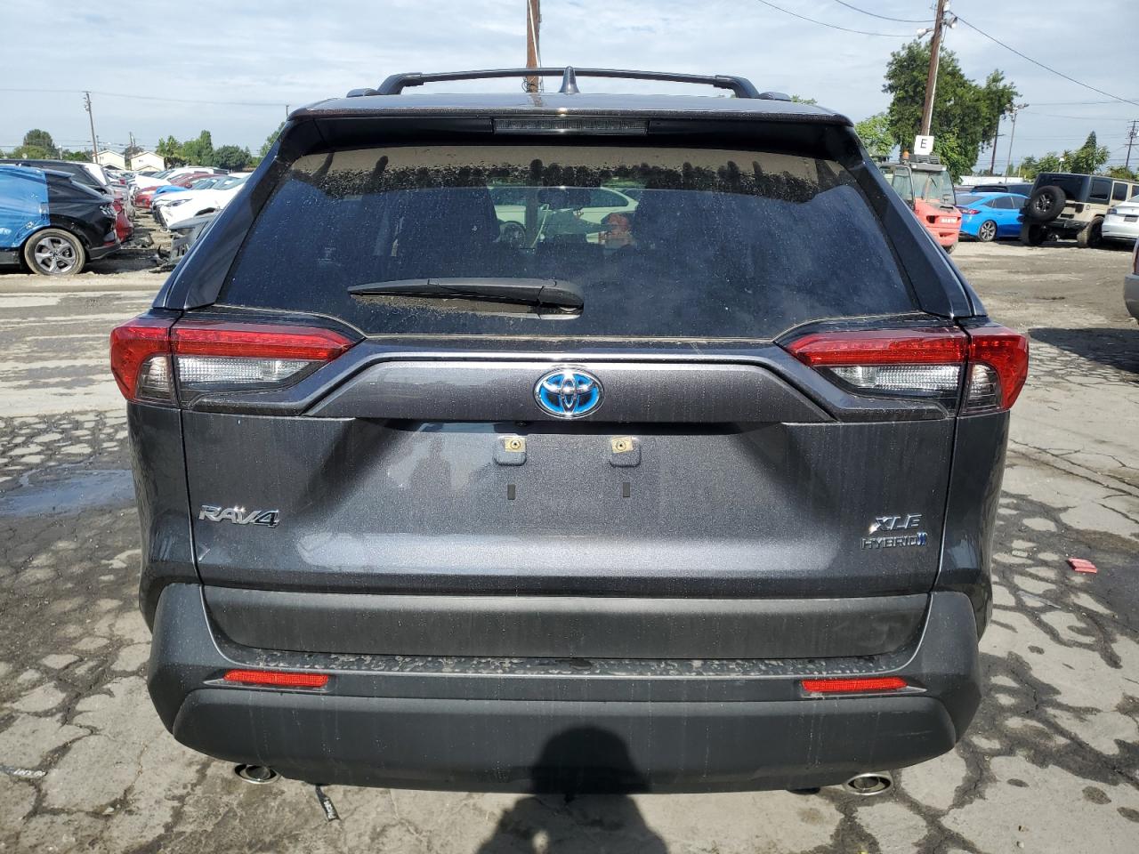 TOYOTA RAV4 XLE PREMIUM