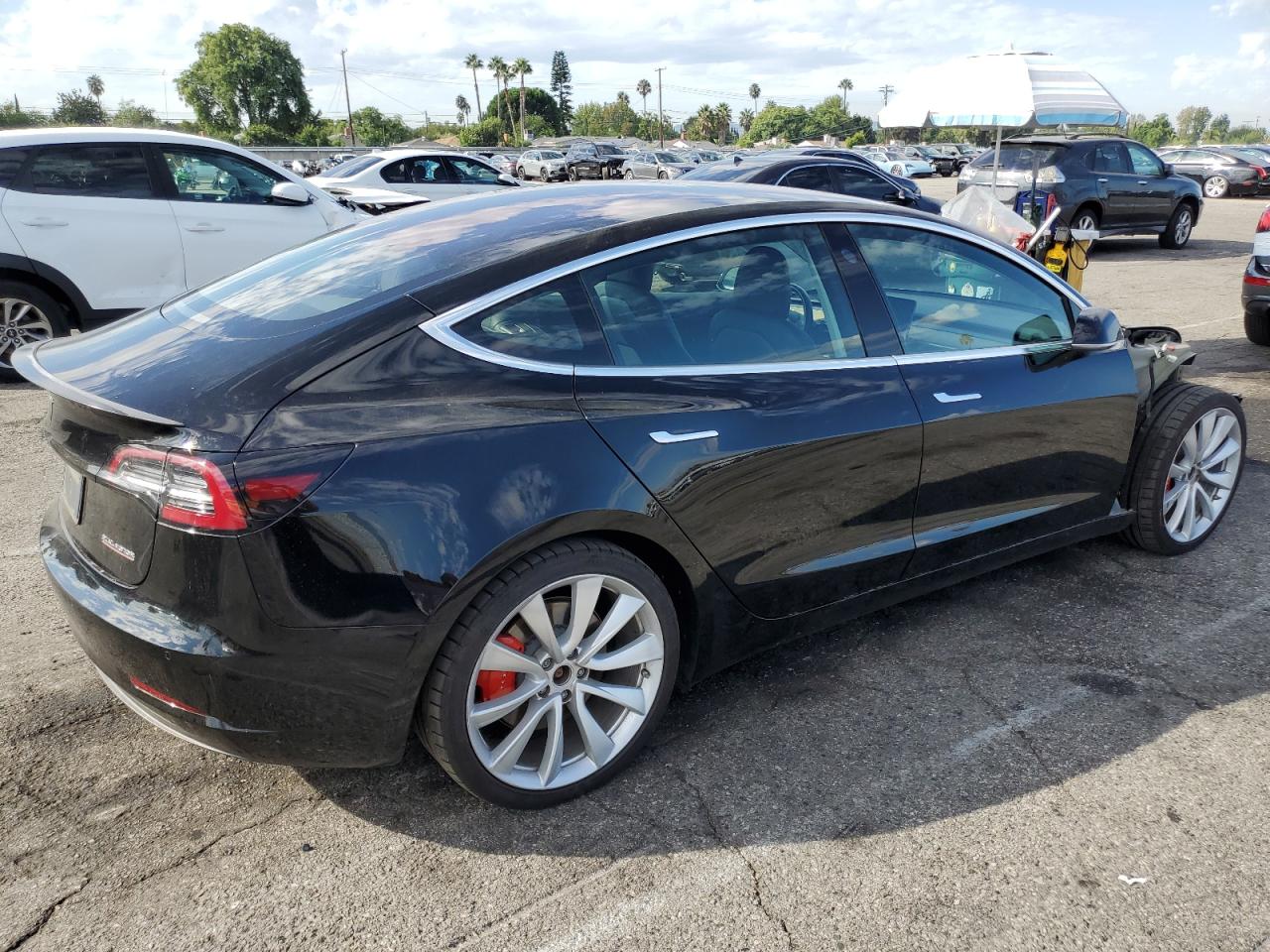 TESLA MODEL 3