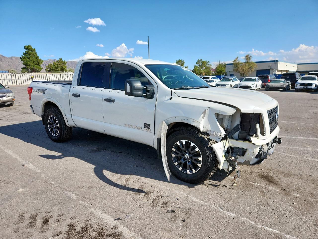 NISSAN TITAN SV