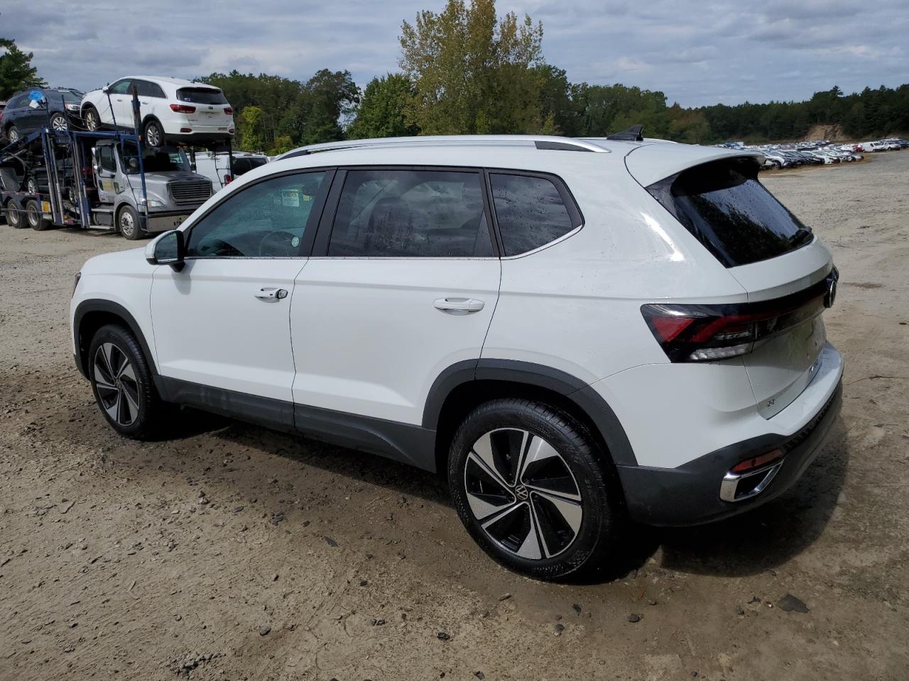 VOLKSWAGEN TAOS SE