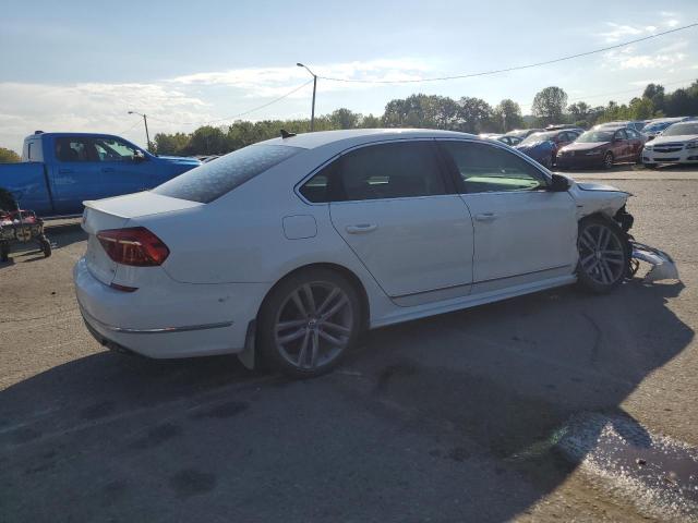2017 VOLKSWAGEN PASSAT R-L 1VWDT7A36HC001655