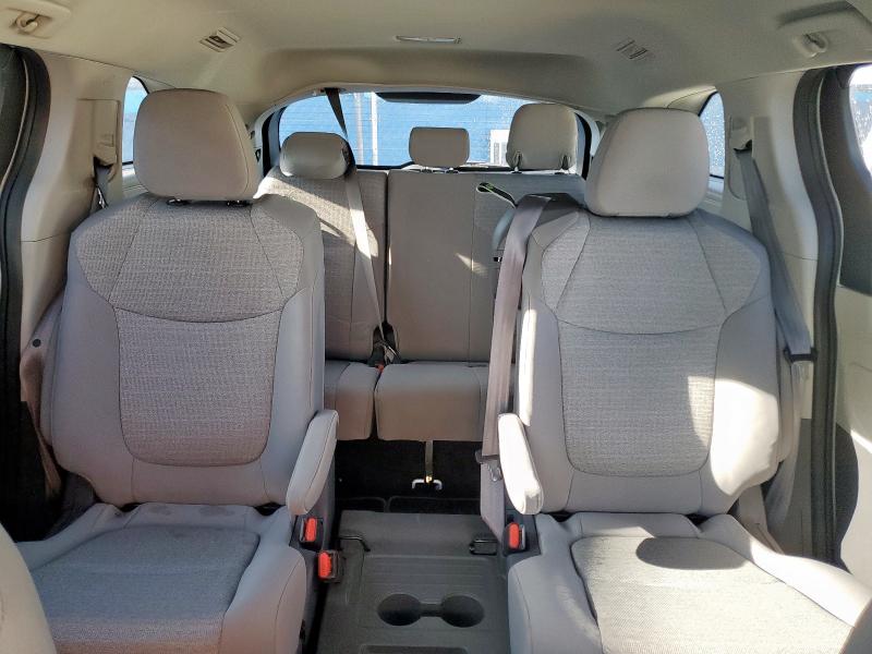 2021 TOYOTA SIENNA LE 5TDKRKEC2MS035378