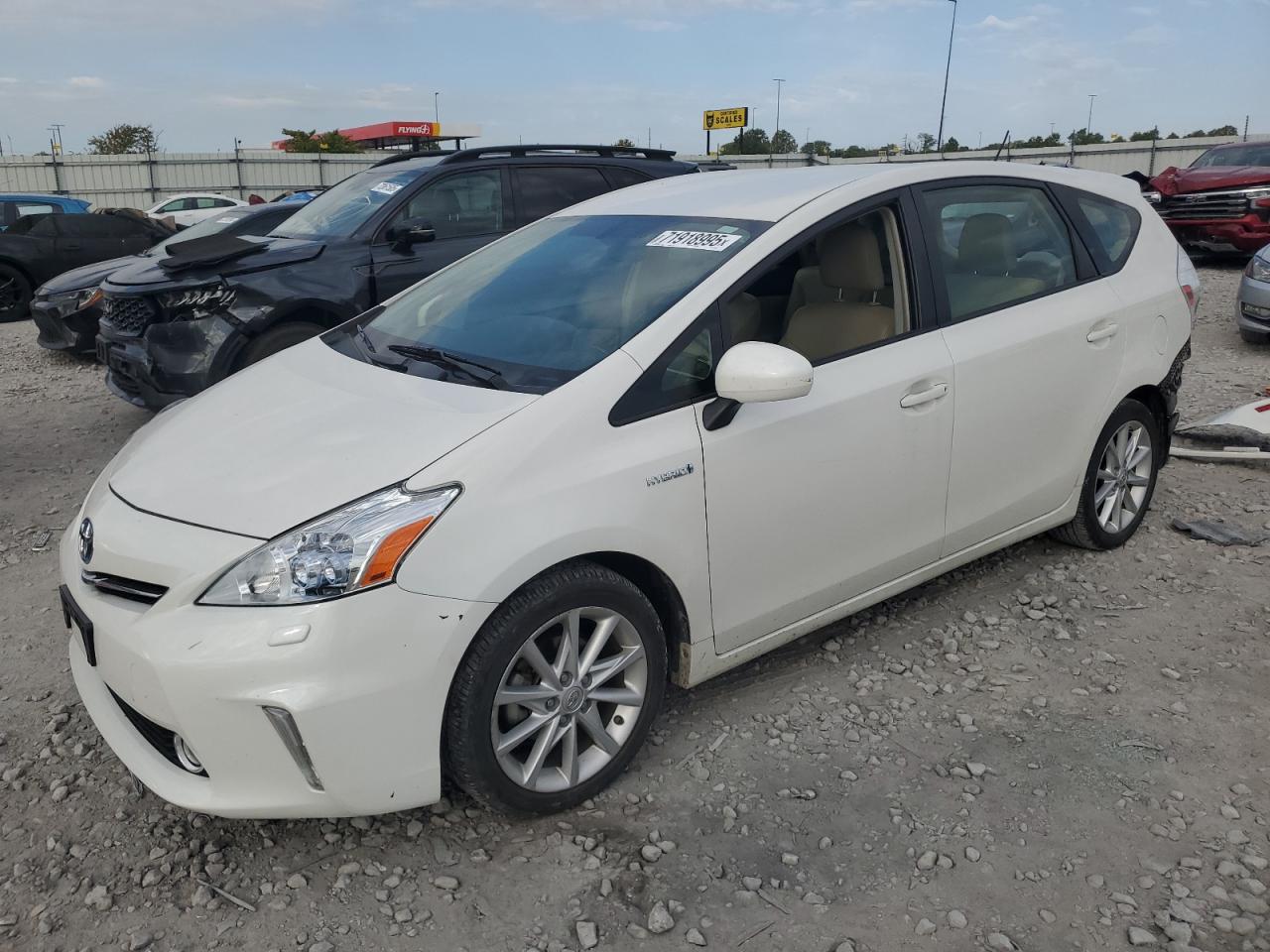 TOYOTA PRIUS V