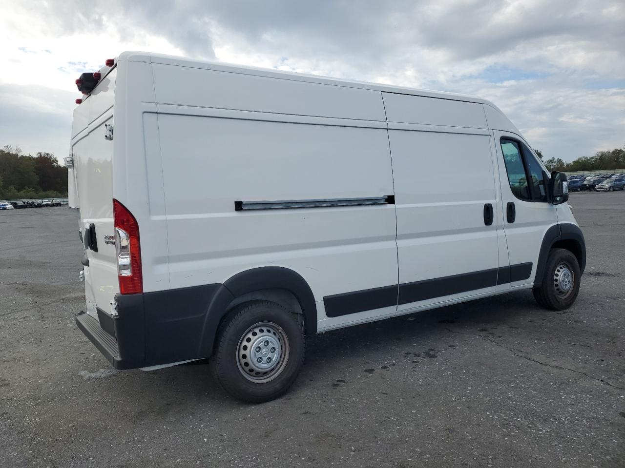 Lot #3301932420 2025 RAM PROMASTER