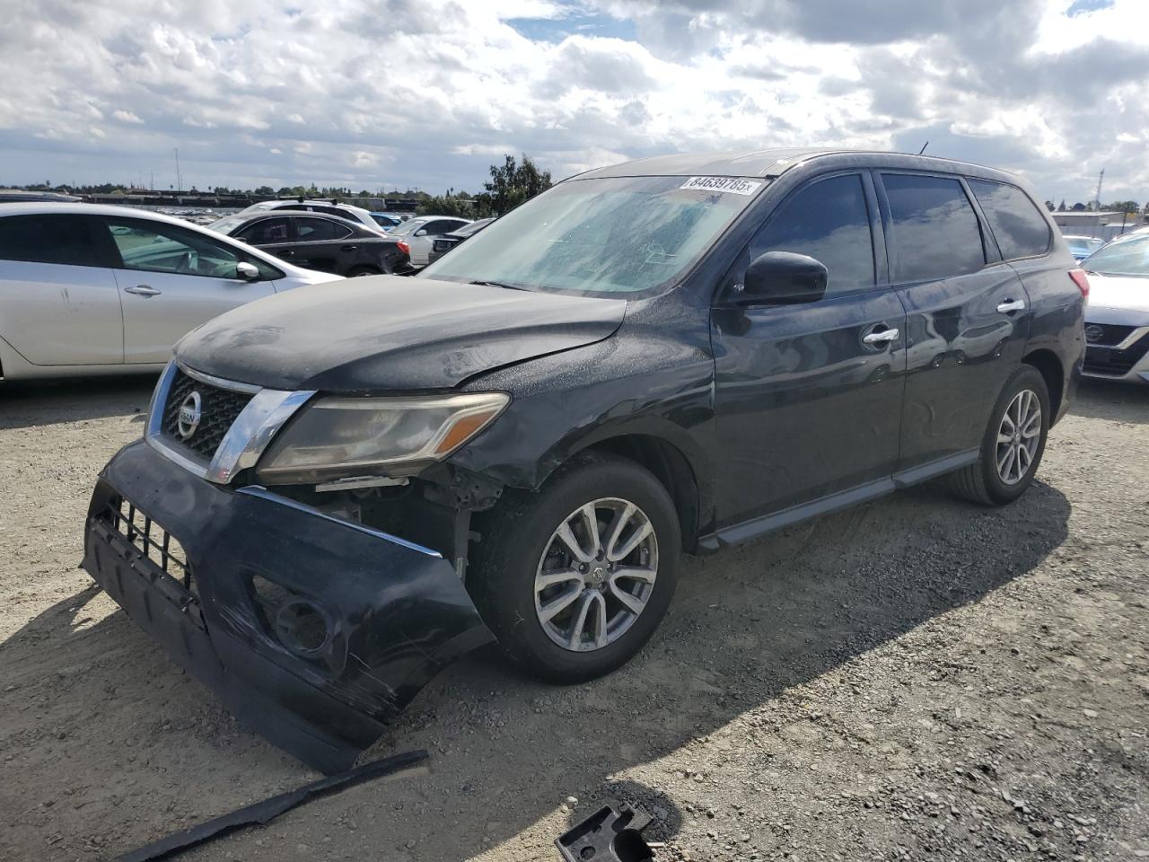  Salvage Nissan Pathfinder
