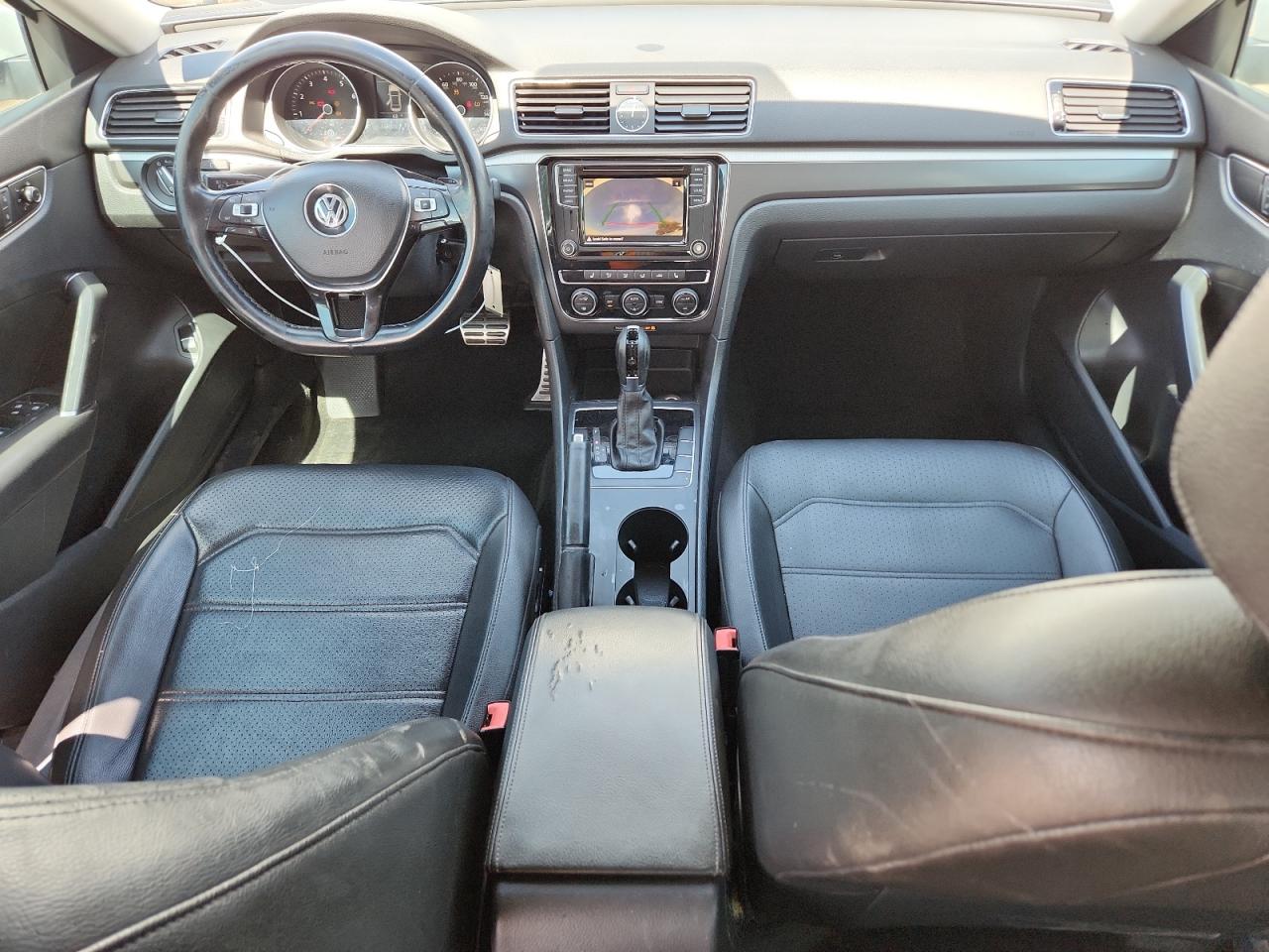 VOLKSWAGEN PASSAT R-LINE