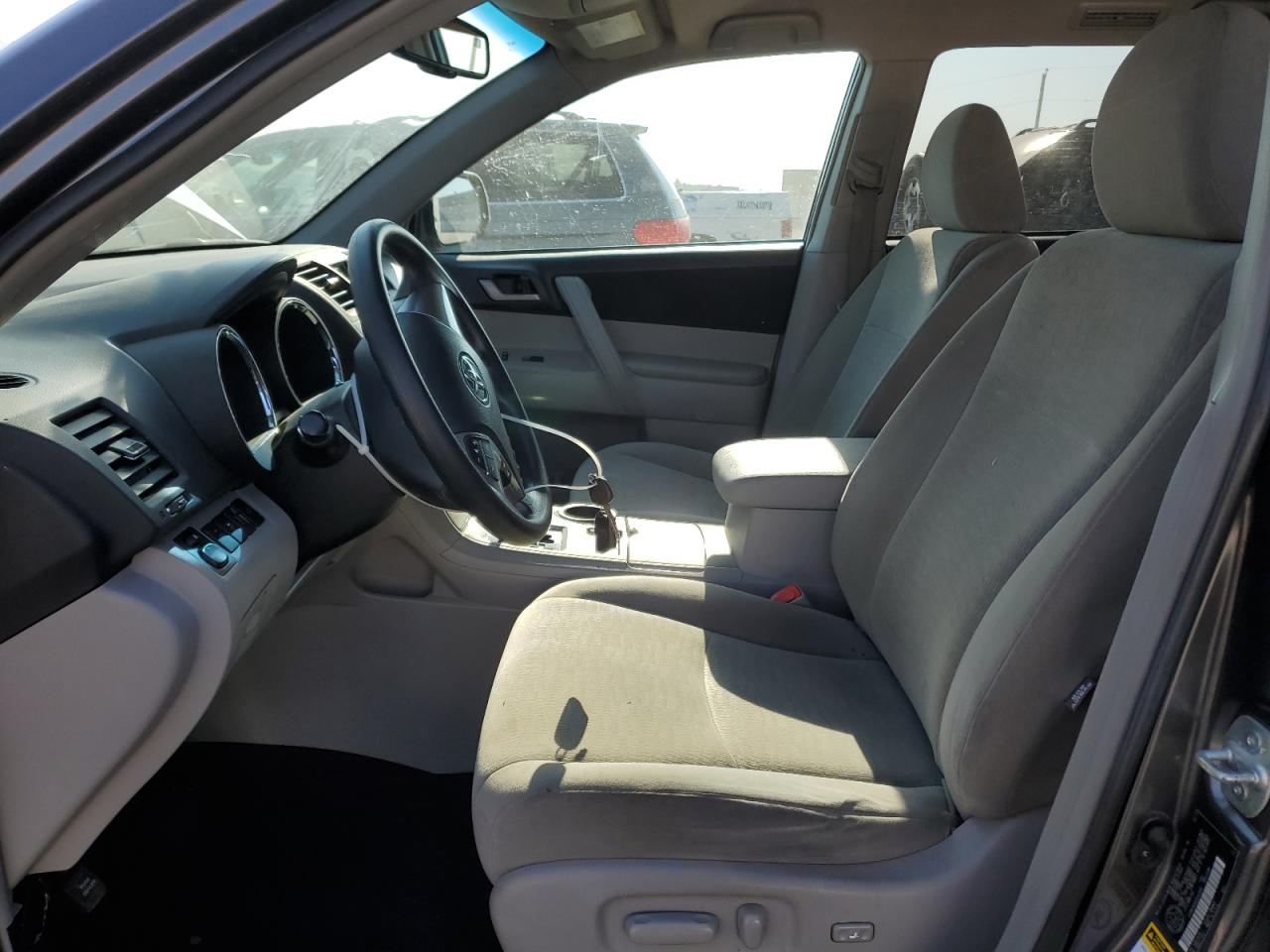 TOYOTA HIGHLANDER BASE