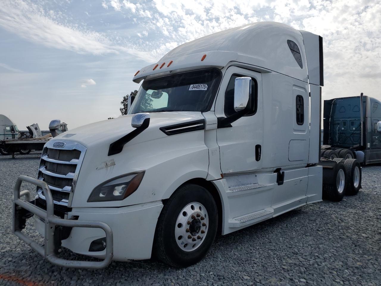 Lot #3287583029 2019 FREIGHTLINER CASCADIA 1