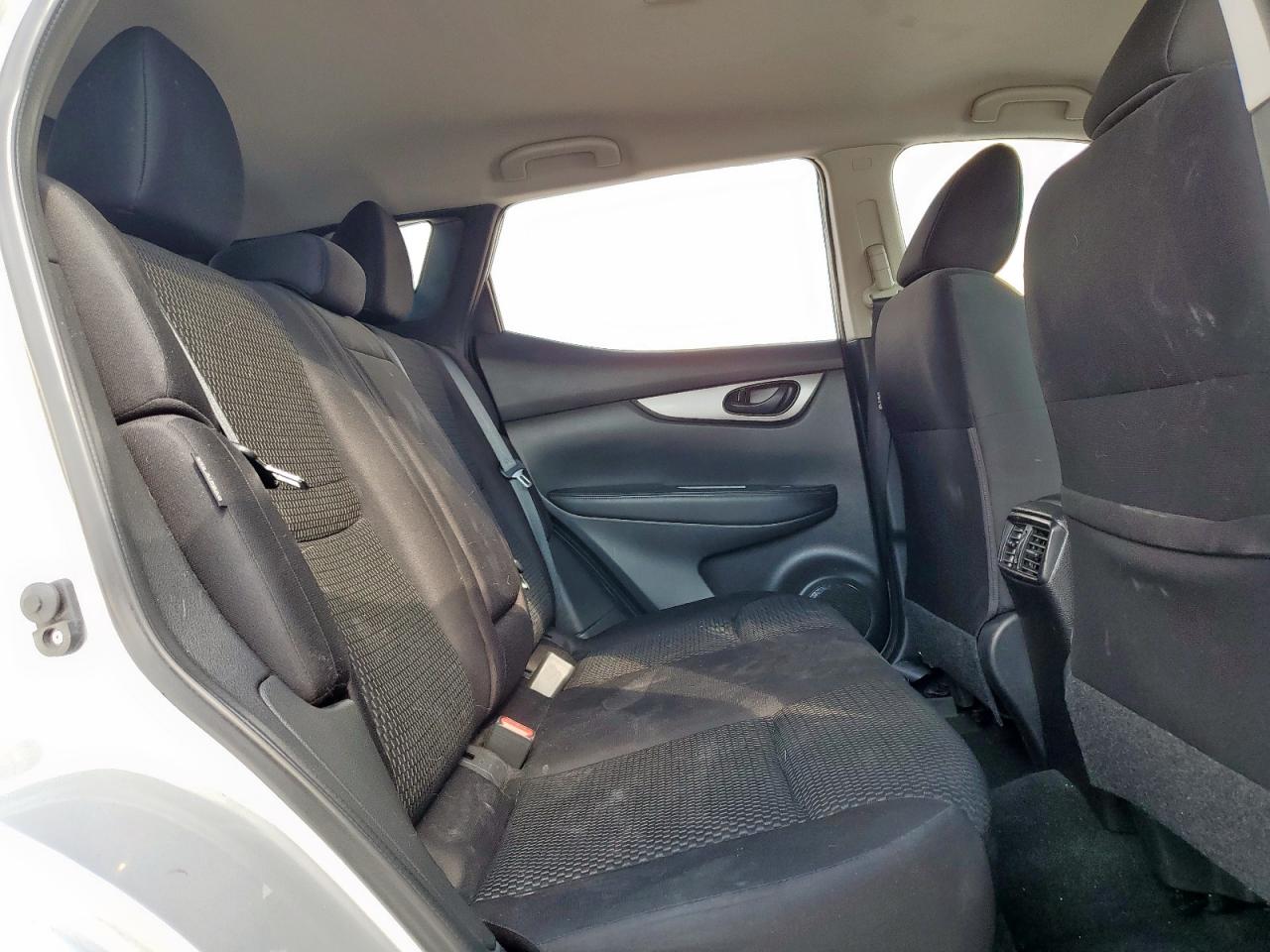 NISSAN ROGUE SPORT S