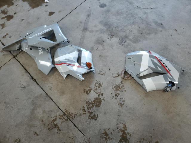 2025 HONDA CBR600 RR JH2PC40H9SK200134