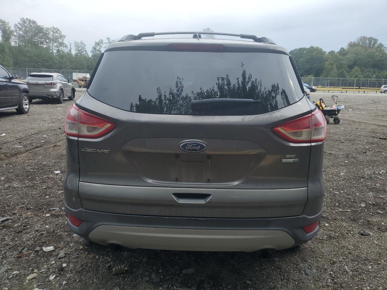 FORD ESCAPE SE