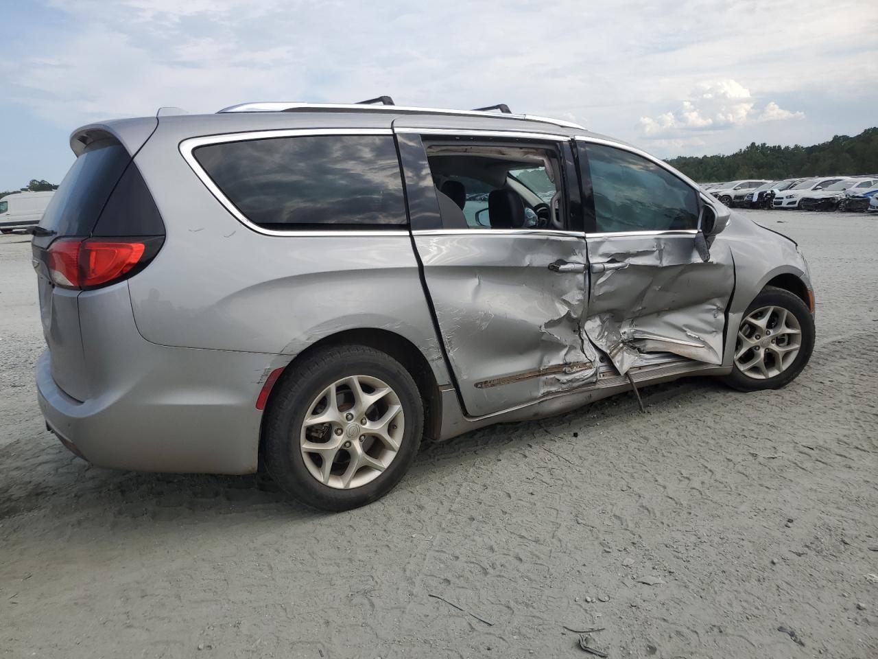 CHRYSLER PACIFICA TOURING L PLUS