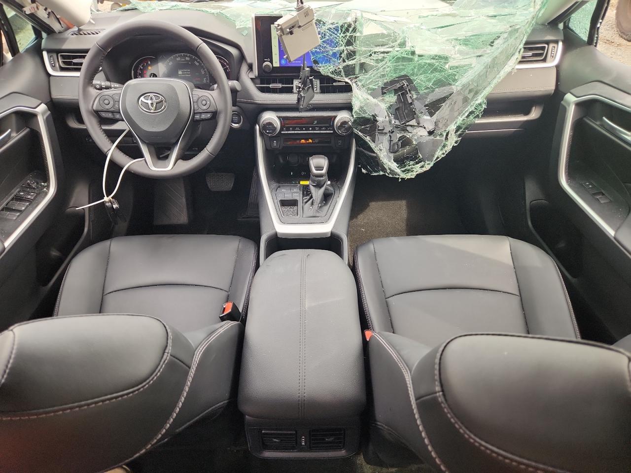 TOYOTA RAV4 XLE PREMIUM