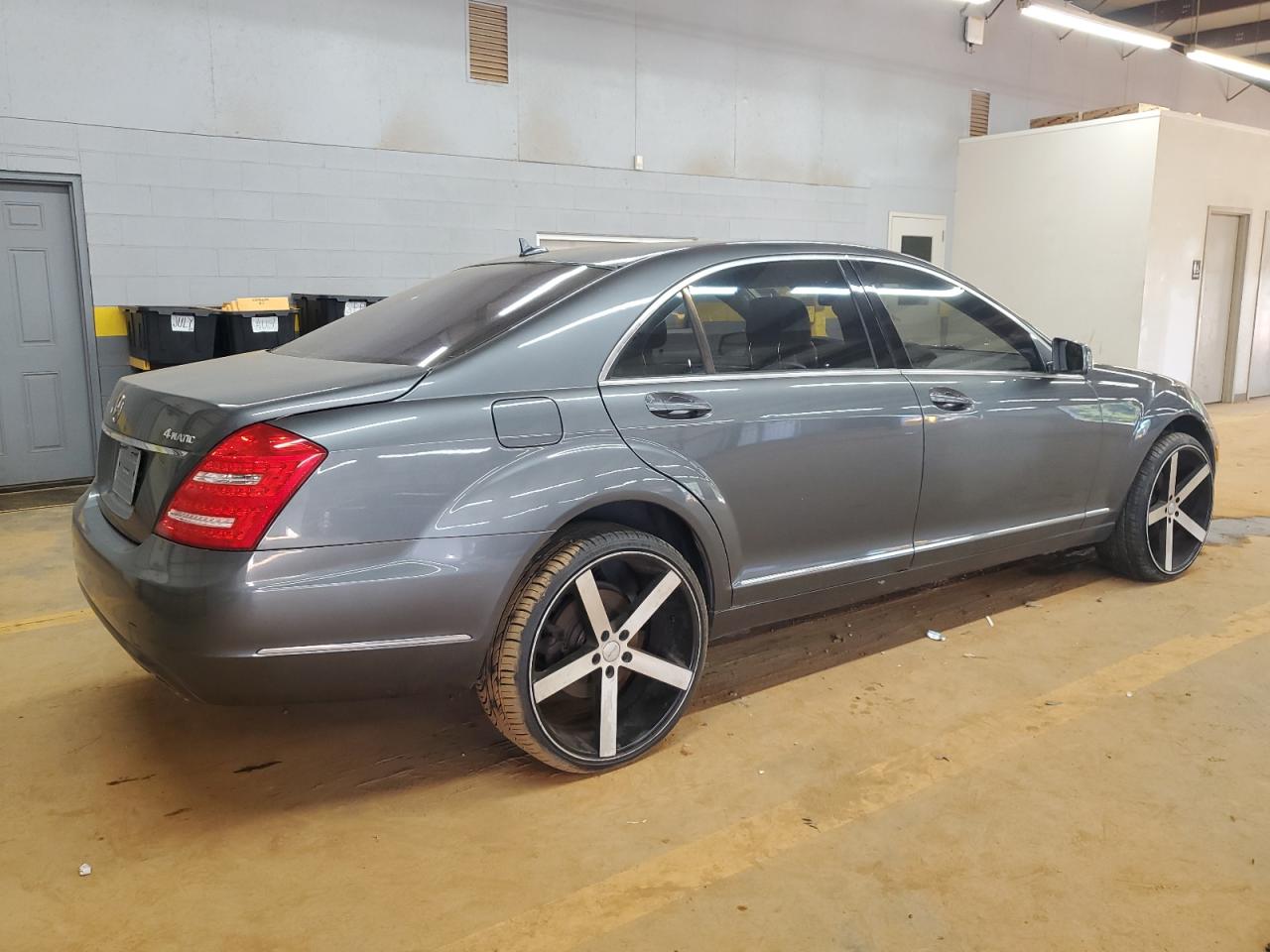 MERCEDES-BENZ S-CLASS 550 4MATIC