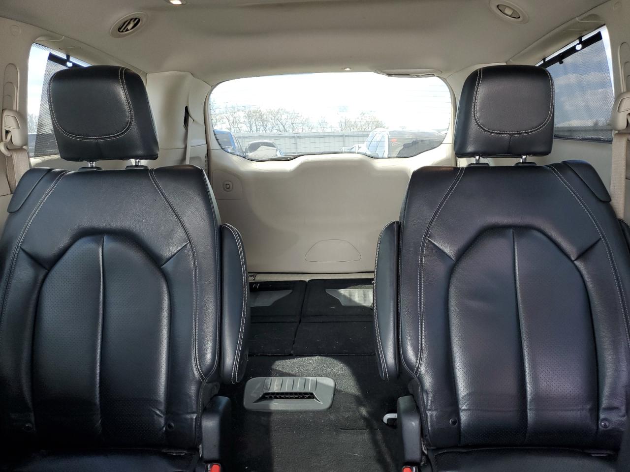 CHRYSLER PACIFICA TOURING L