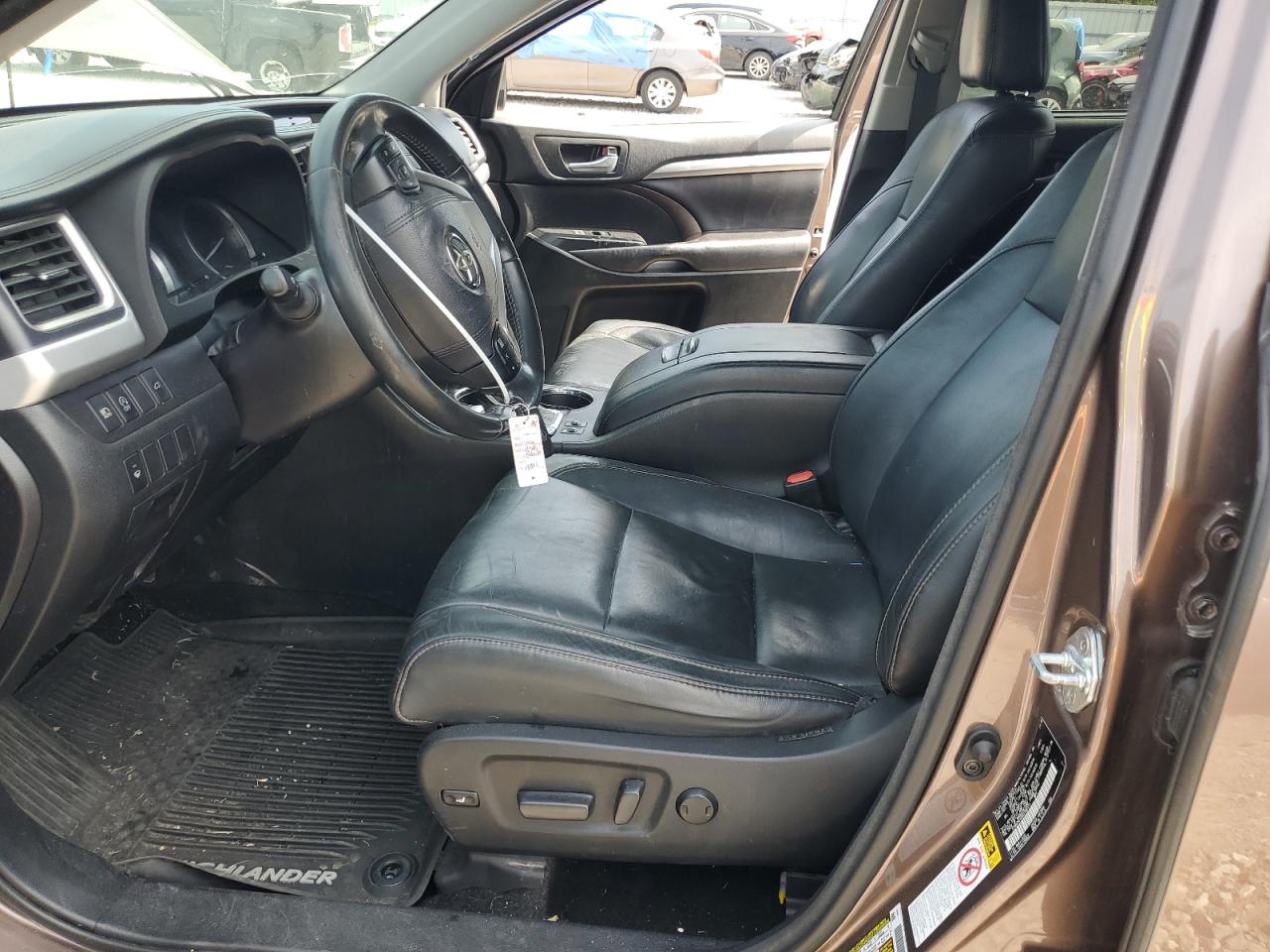 TOYOTA HIGHLANDER SE