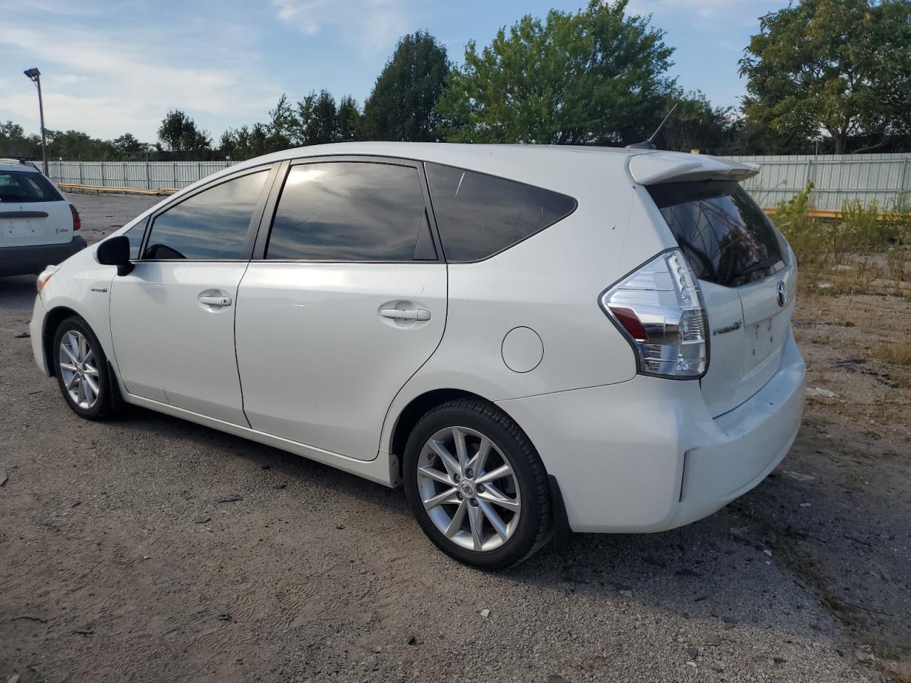 TOYOTA PRIUS V