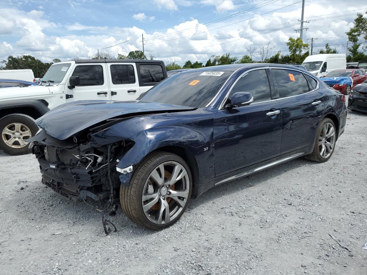 INFINITI Q70 3.7 LUXE