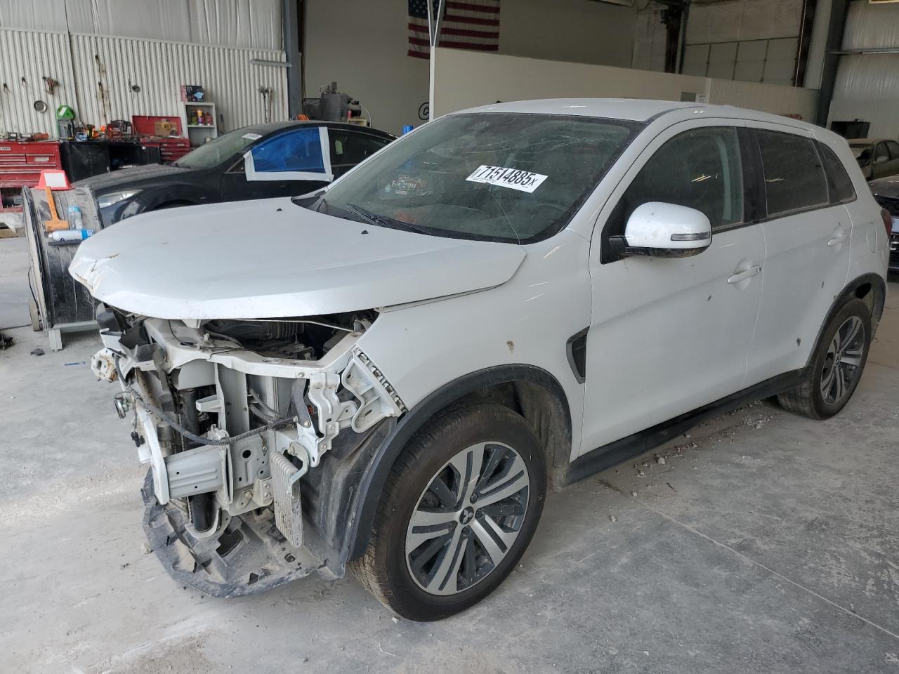 MITSUBISHI OUTLANDER SE