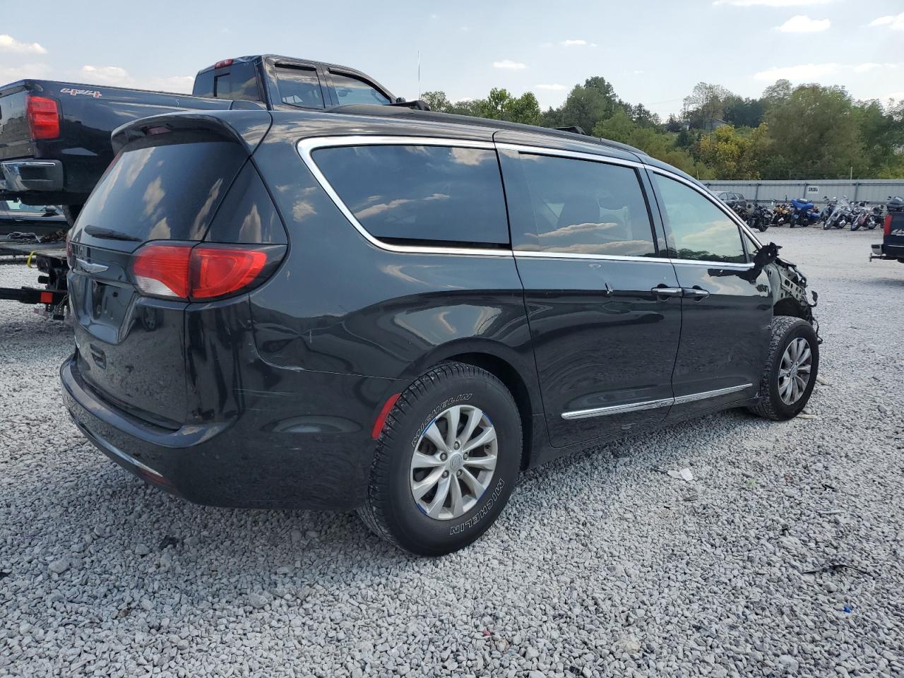 CHRYSLER PACIFICA TOURING L