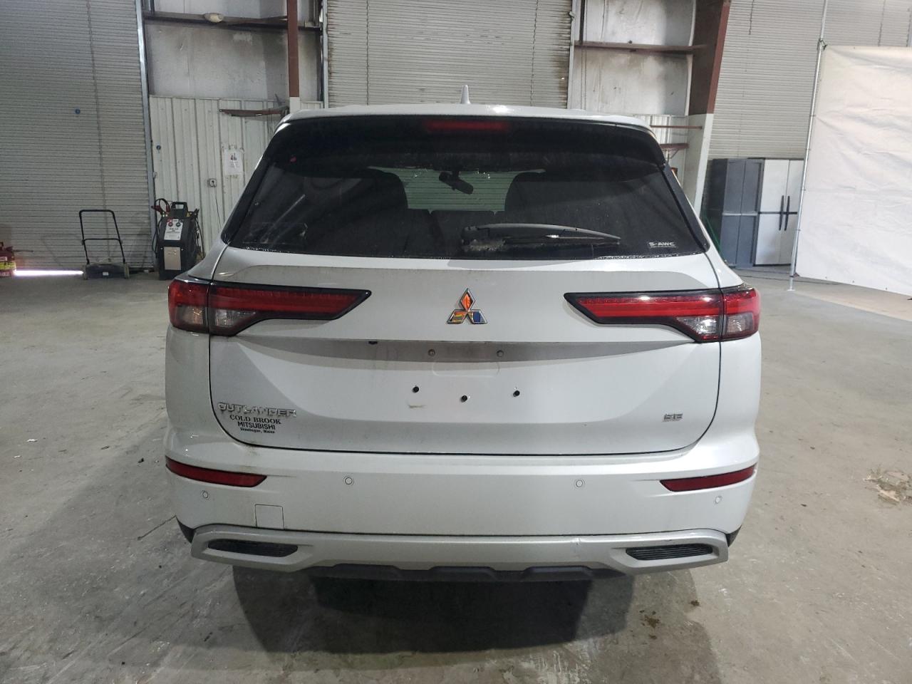 MITSUBISHI OUTLANDER SE