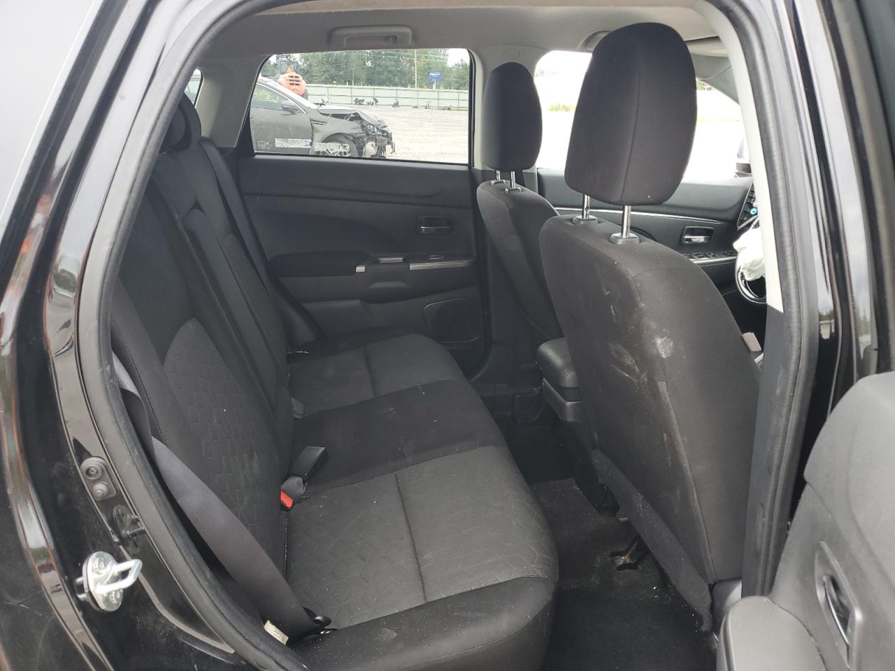 MITSUBISHI OUTLANDER ES