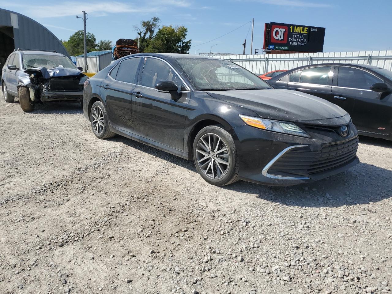 TOYOTA CAMRY XLE