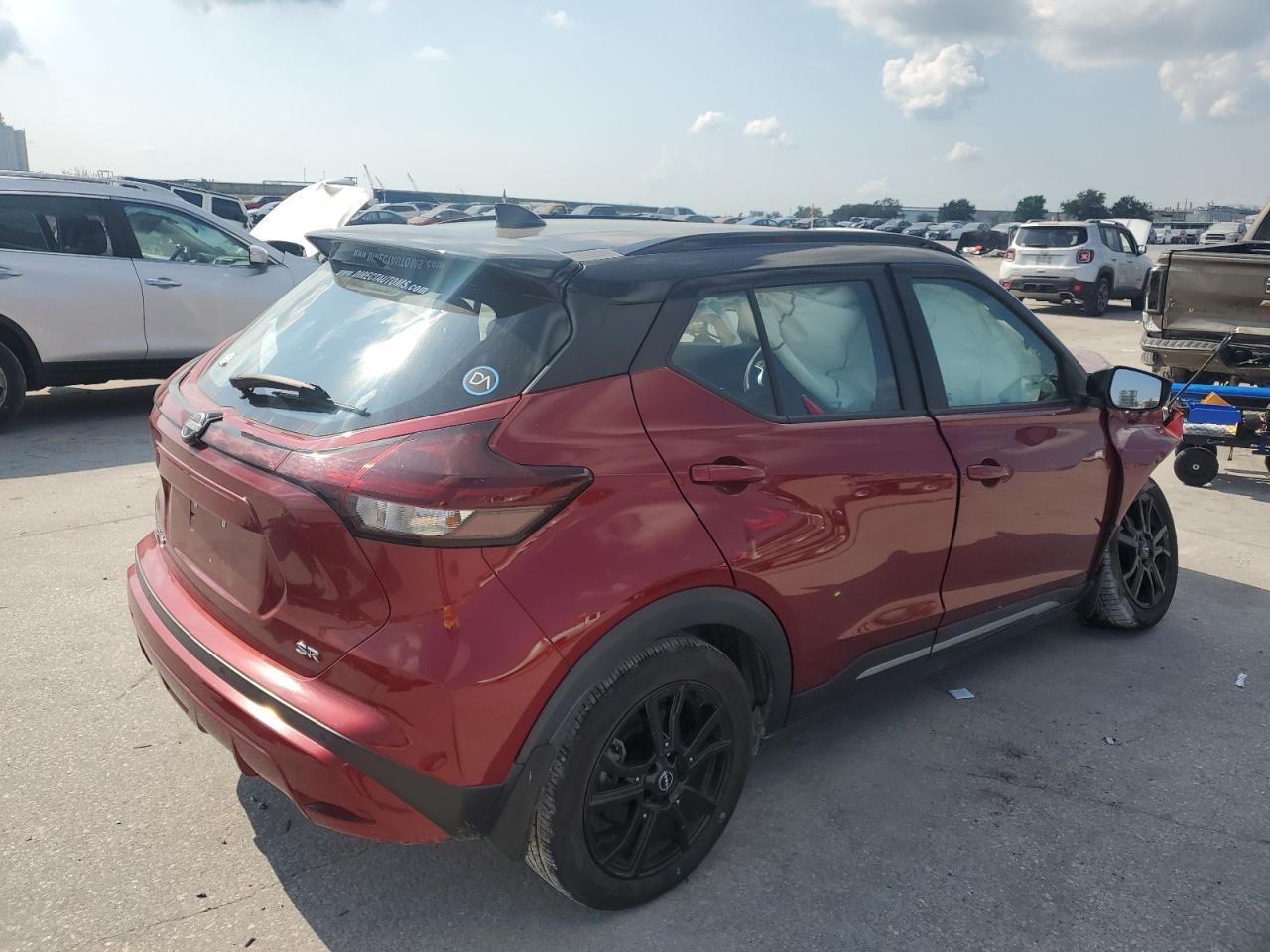 NISSAN KICKS SR