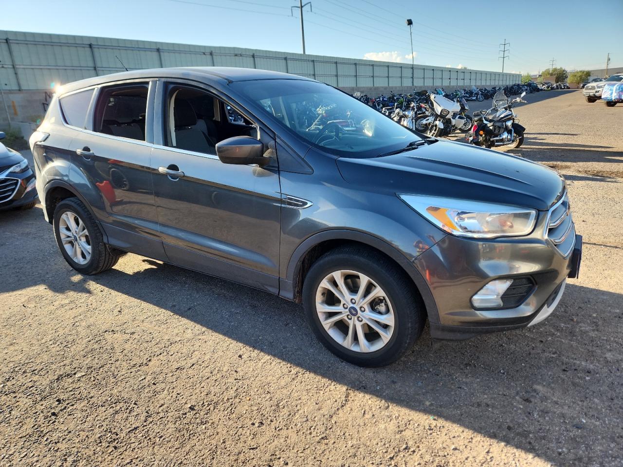 FORD ESCAPE SE