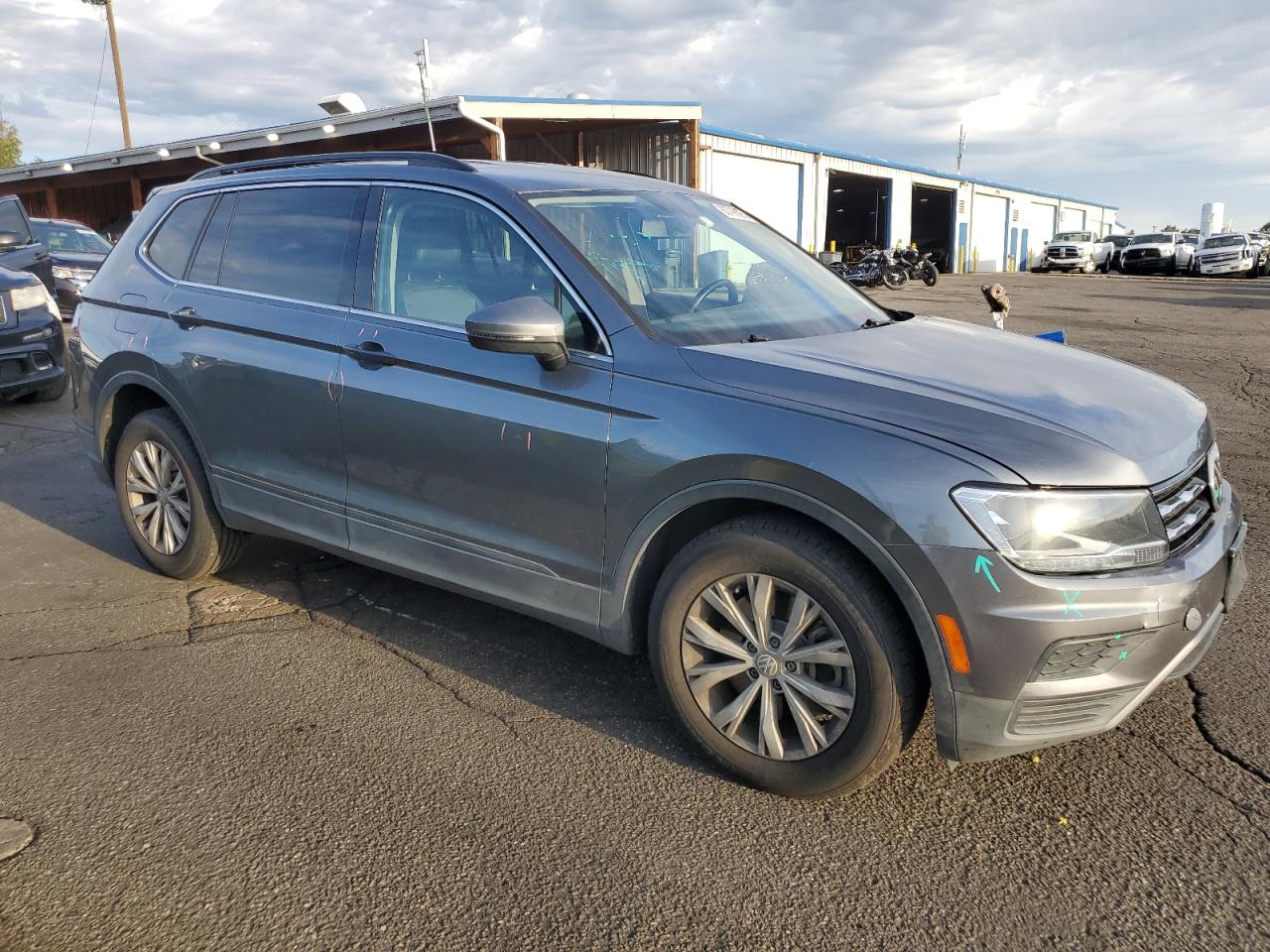 VOLKSWAGEN TIGUAN SE
