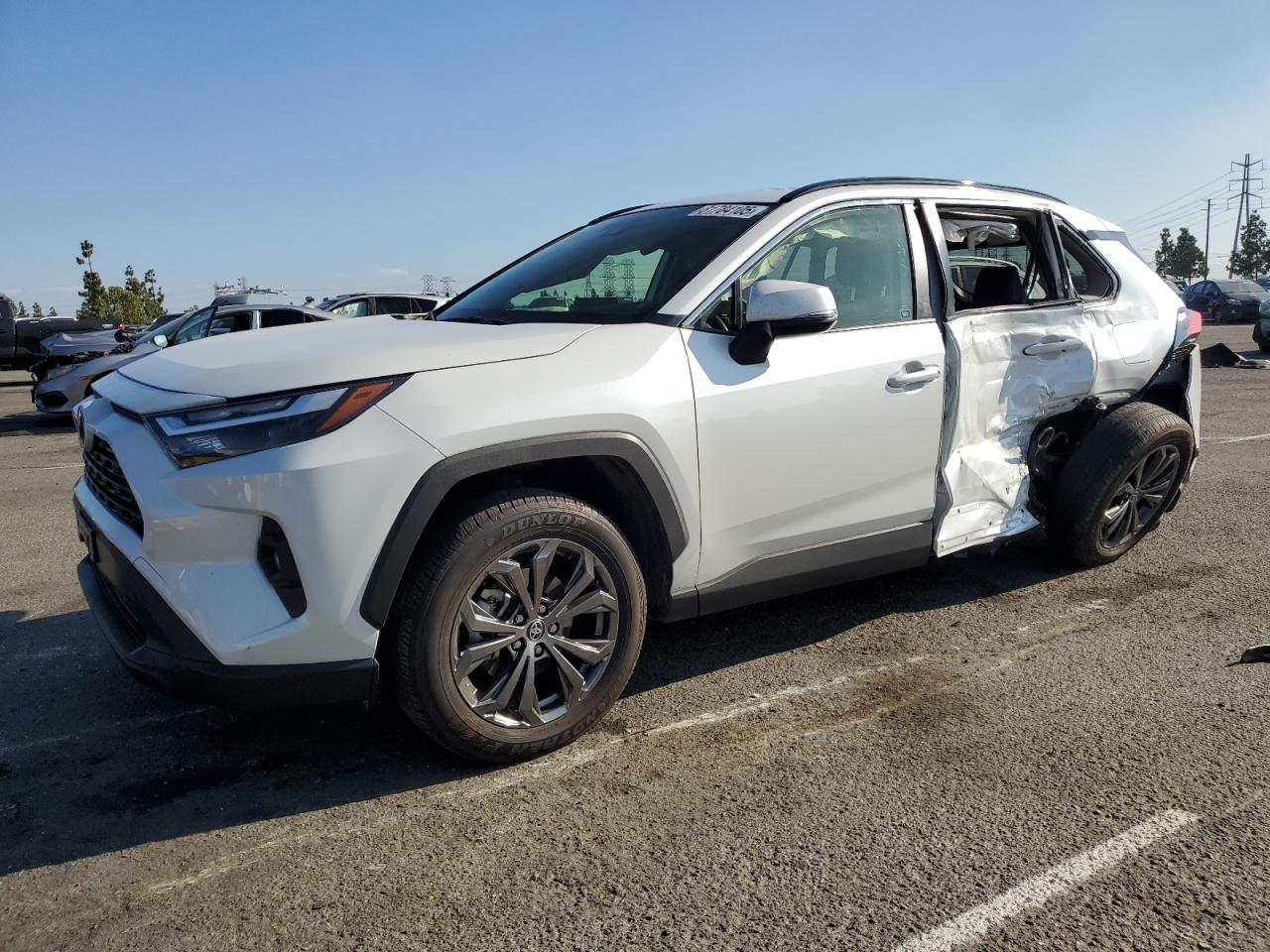 TOYOTA RAV4 XLE PREMIUM