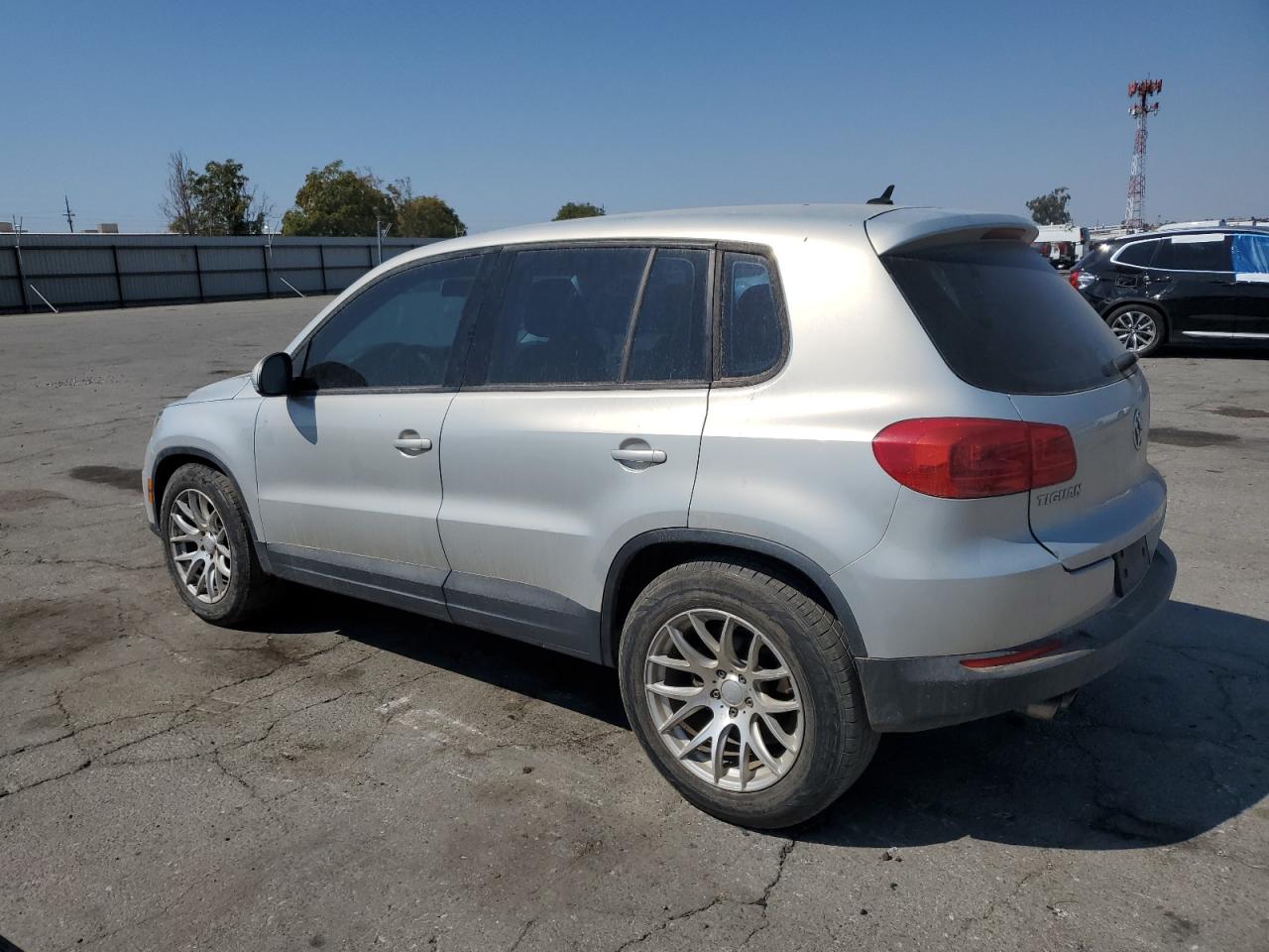 VOLKSWAGEN TIGUAN S