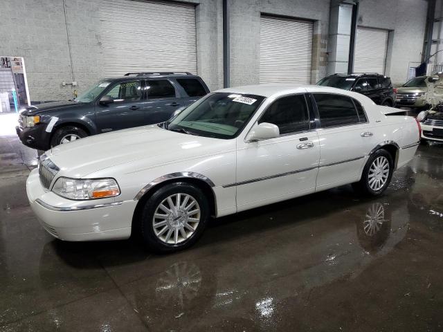 Global Auto Auctions: 2004 LINCOLN TOWN CAR