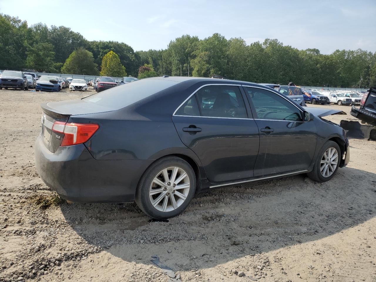TOYOTA CAMRY SE