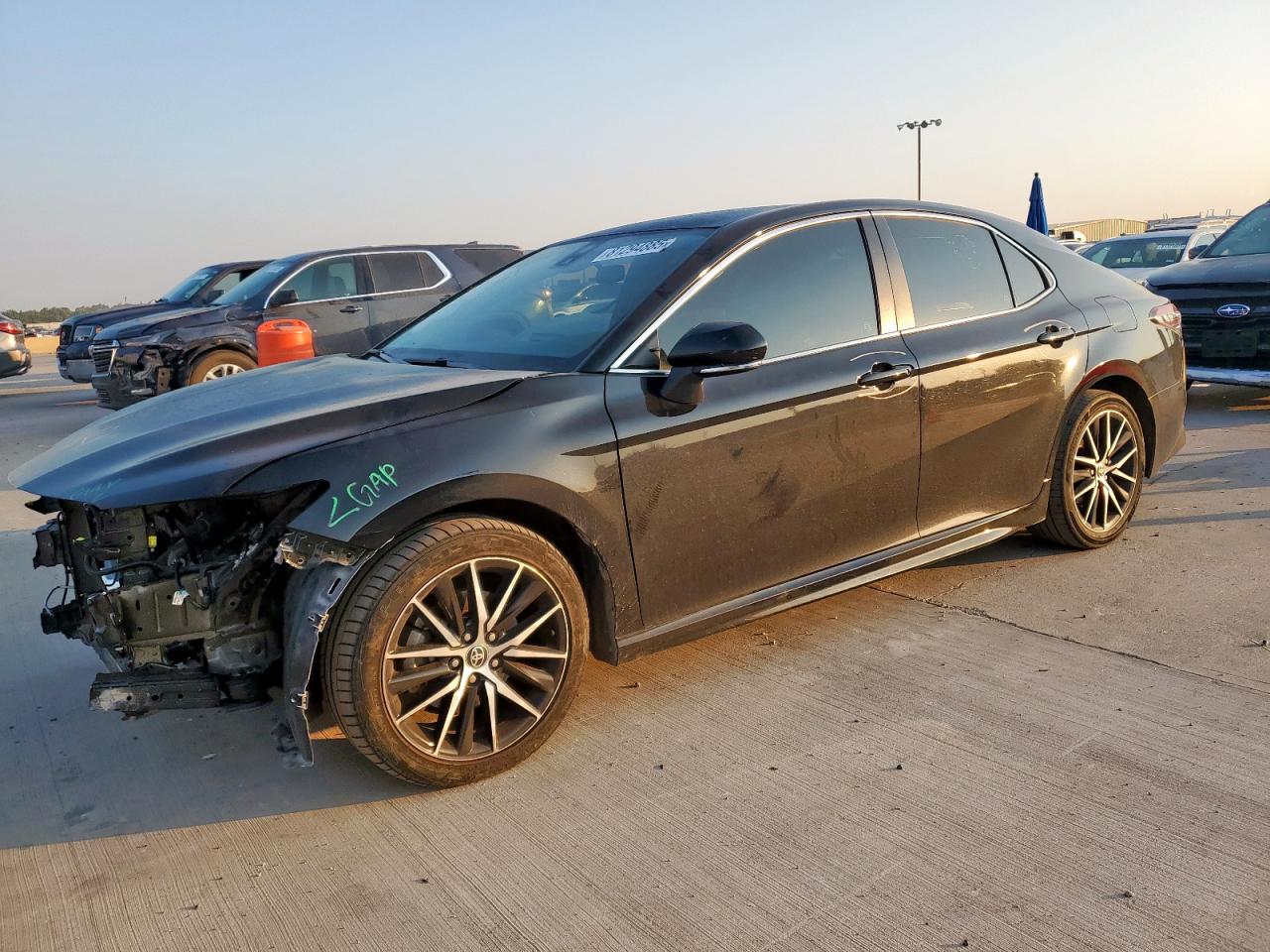 TOYOTA CAMRY SE NIGHT SHADE