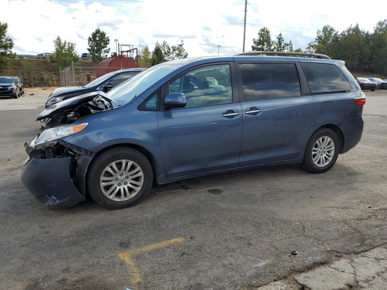 Lot #3261813202 2015 TOYOTA SIENNA XLE