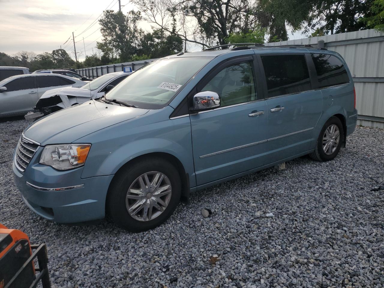 CHRYSLER TOWN & COUNTRY LIMITED