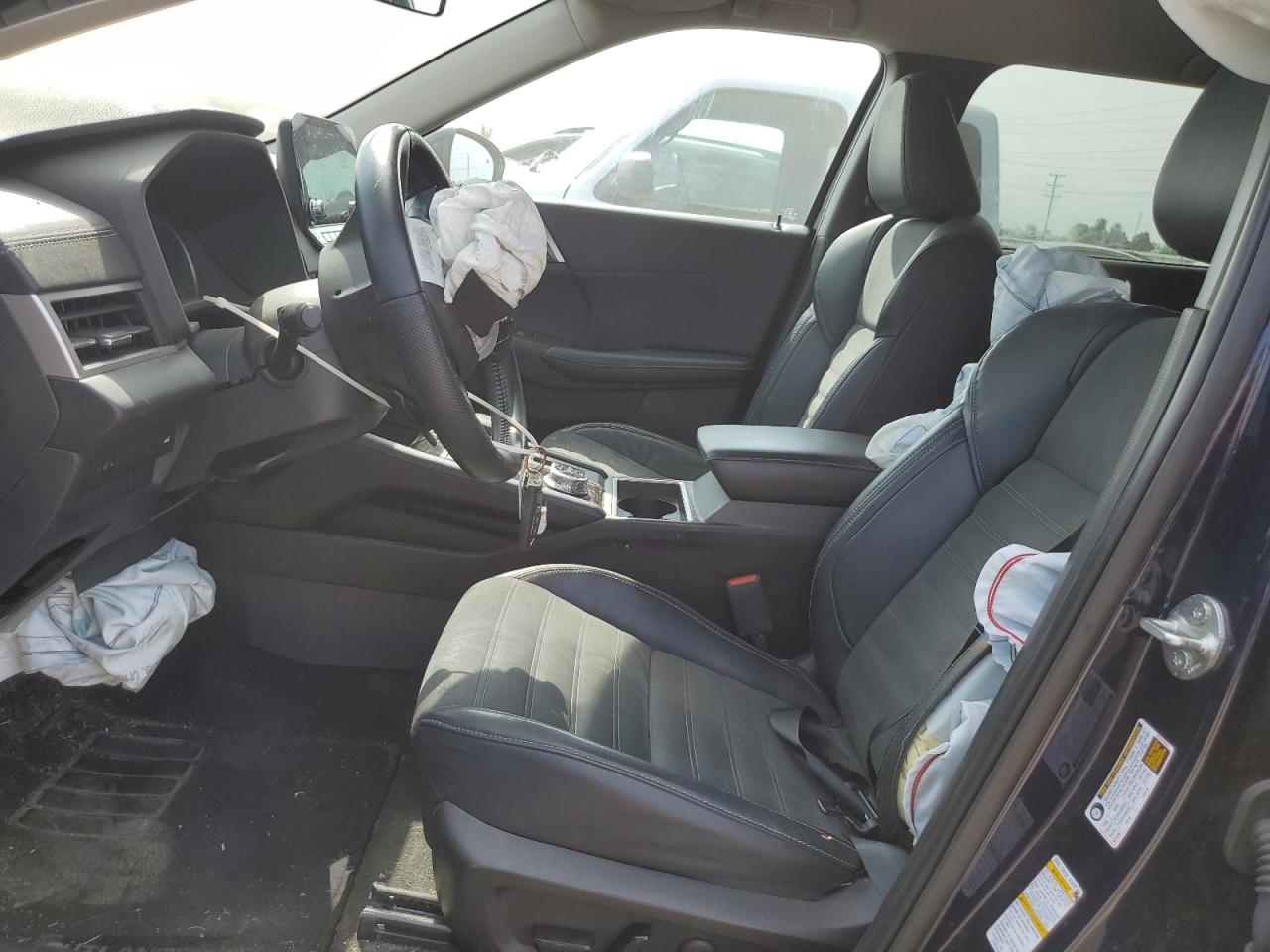 MITSUBISHI OUTLANDER SE