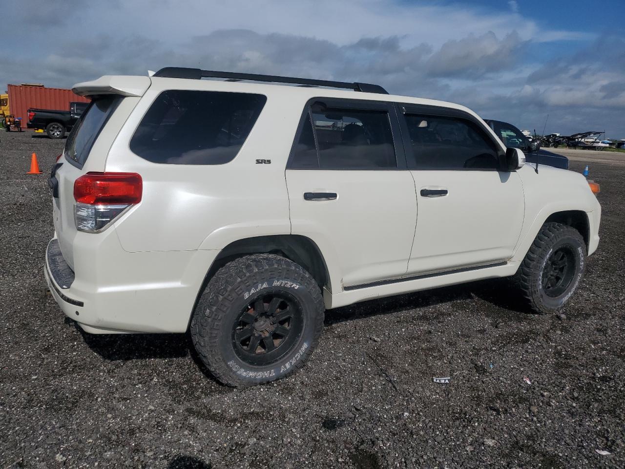 TOYOTA 4RUNNER SR5