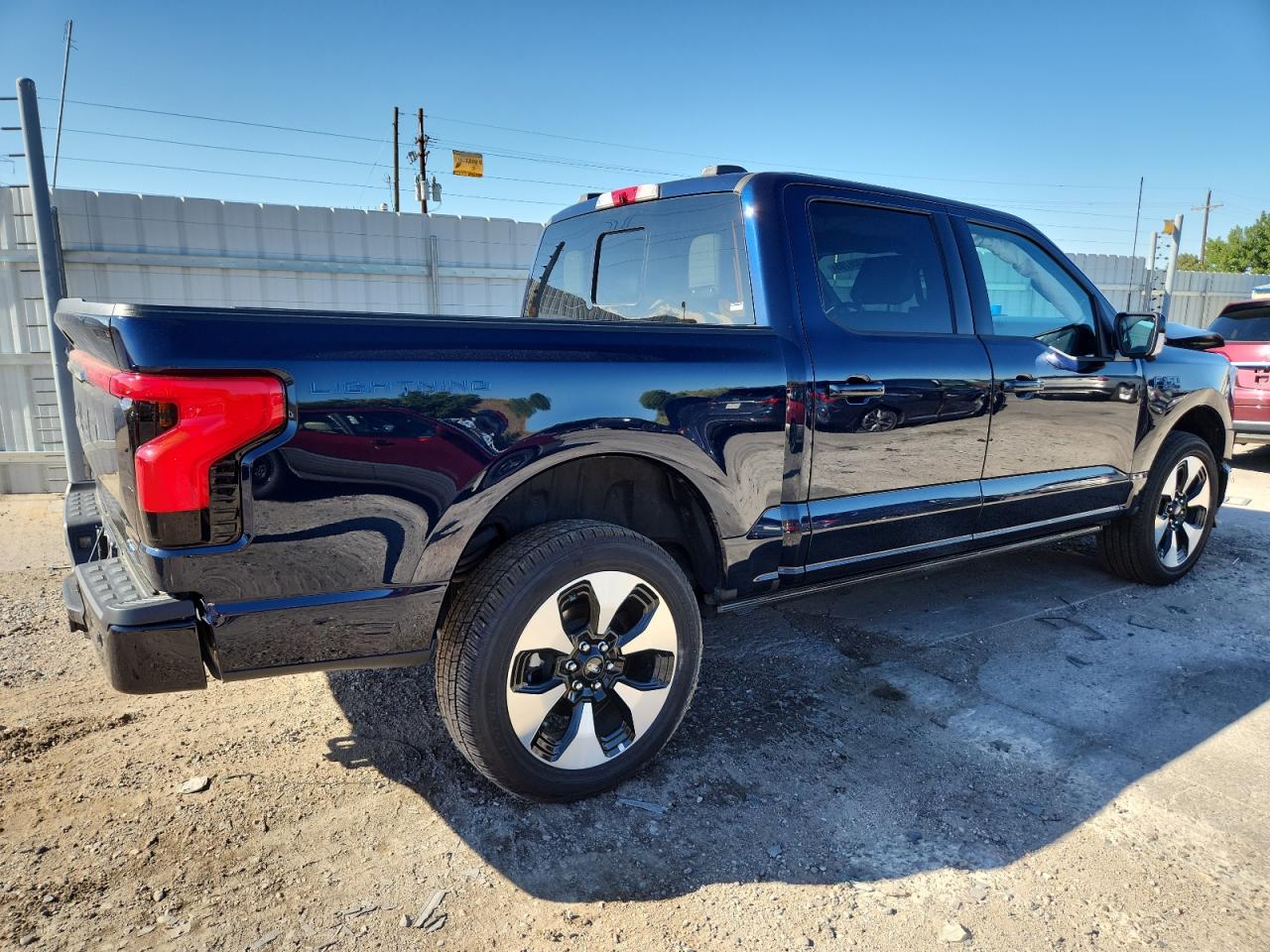 FORD F-150 LIGHTNING PLATINUM