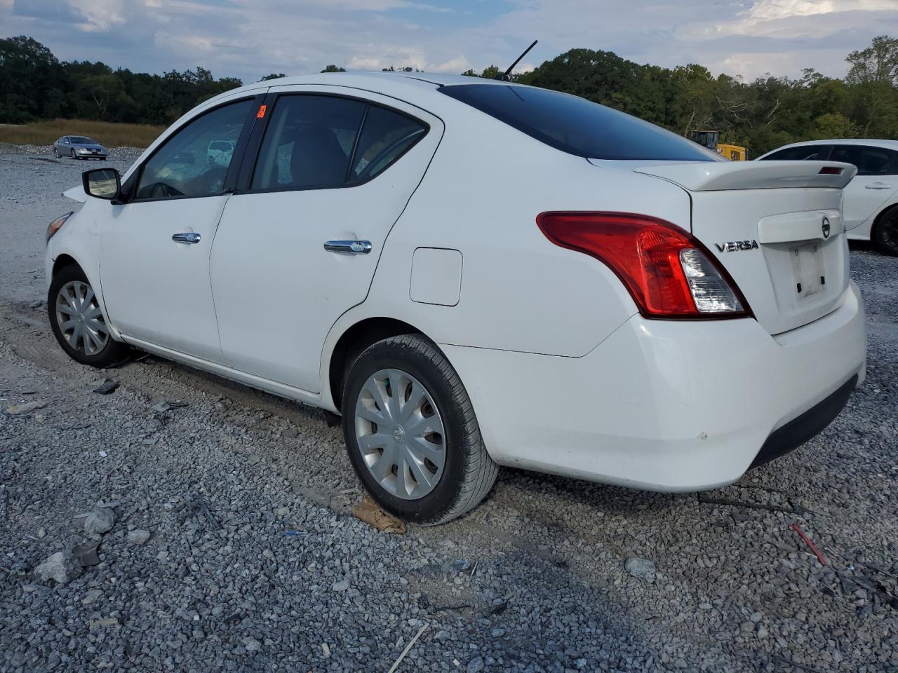 NISSAN VERSA S