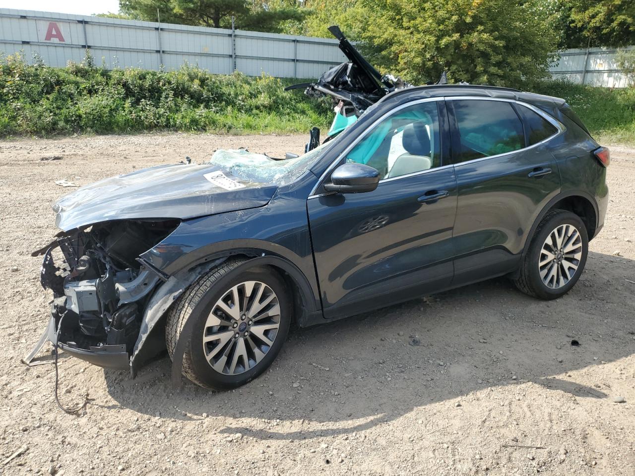 FORD ESCAPE TITANIUM